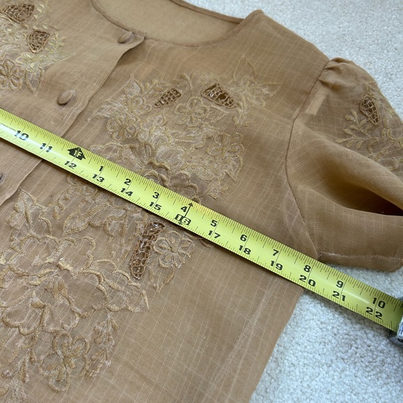 Beautiful natural semi sheer embroidered blouse - Picture 7 of 8